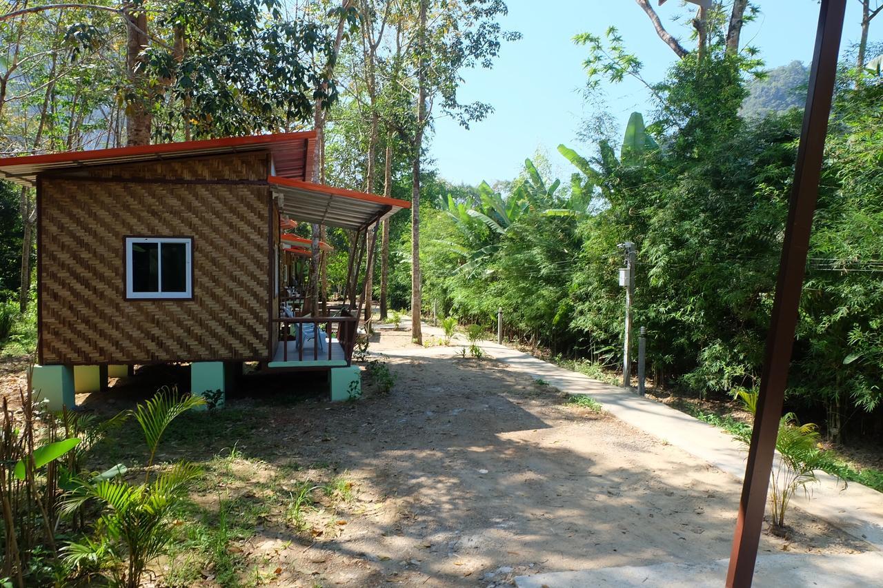 Khaosok Bamboo Huts Resort Khao Sok National Park Екстер'єр фото