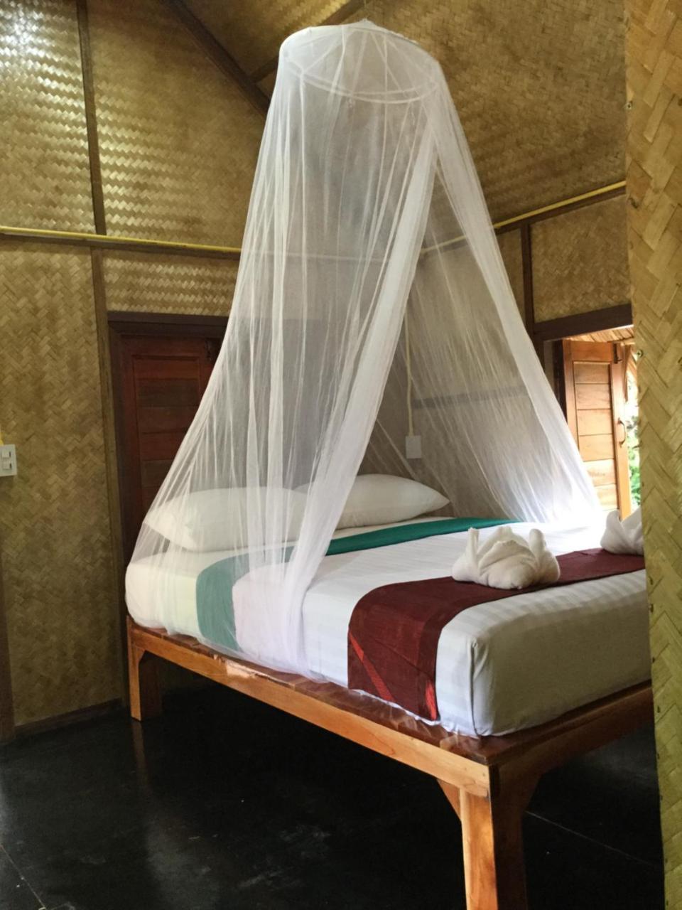 Khaosok Bamboo Huts Resort Khao Sok National Park Екстер'єр фото