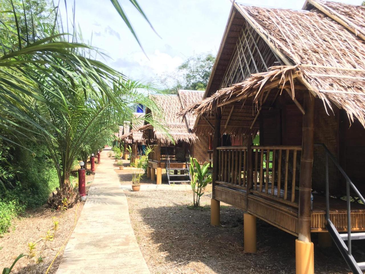 Khaosok Bamboo Huts Resort Khao Sok National Park Екстер'єр фото
